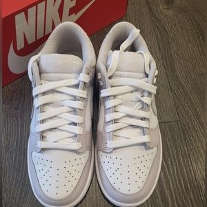 *Brand New* Nike Dunk Low Size 5.5 /Price is firm